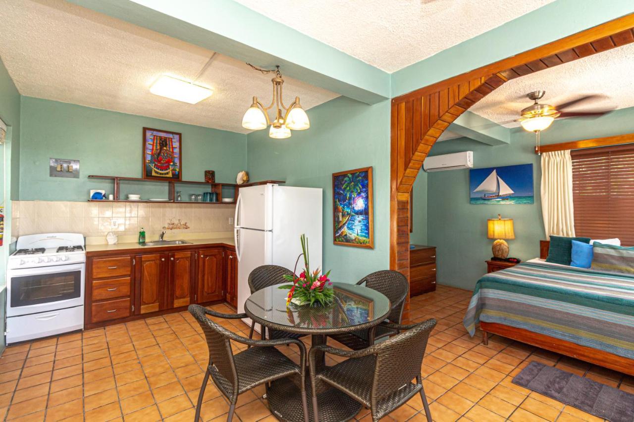 Blue Tang Inn San Pedro  Extérieur photo