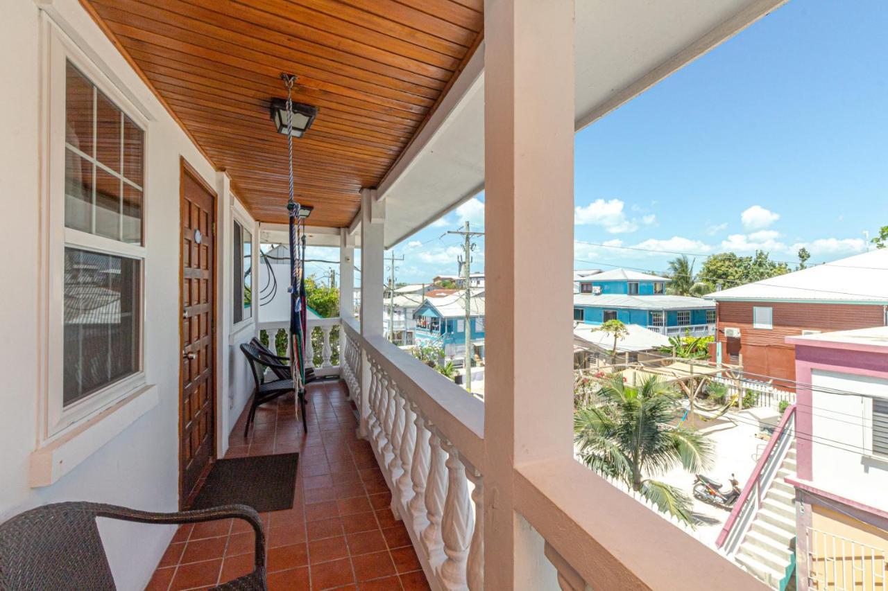 Blue Tang Inn San Pedro  Extérieur photo