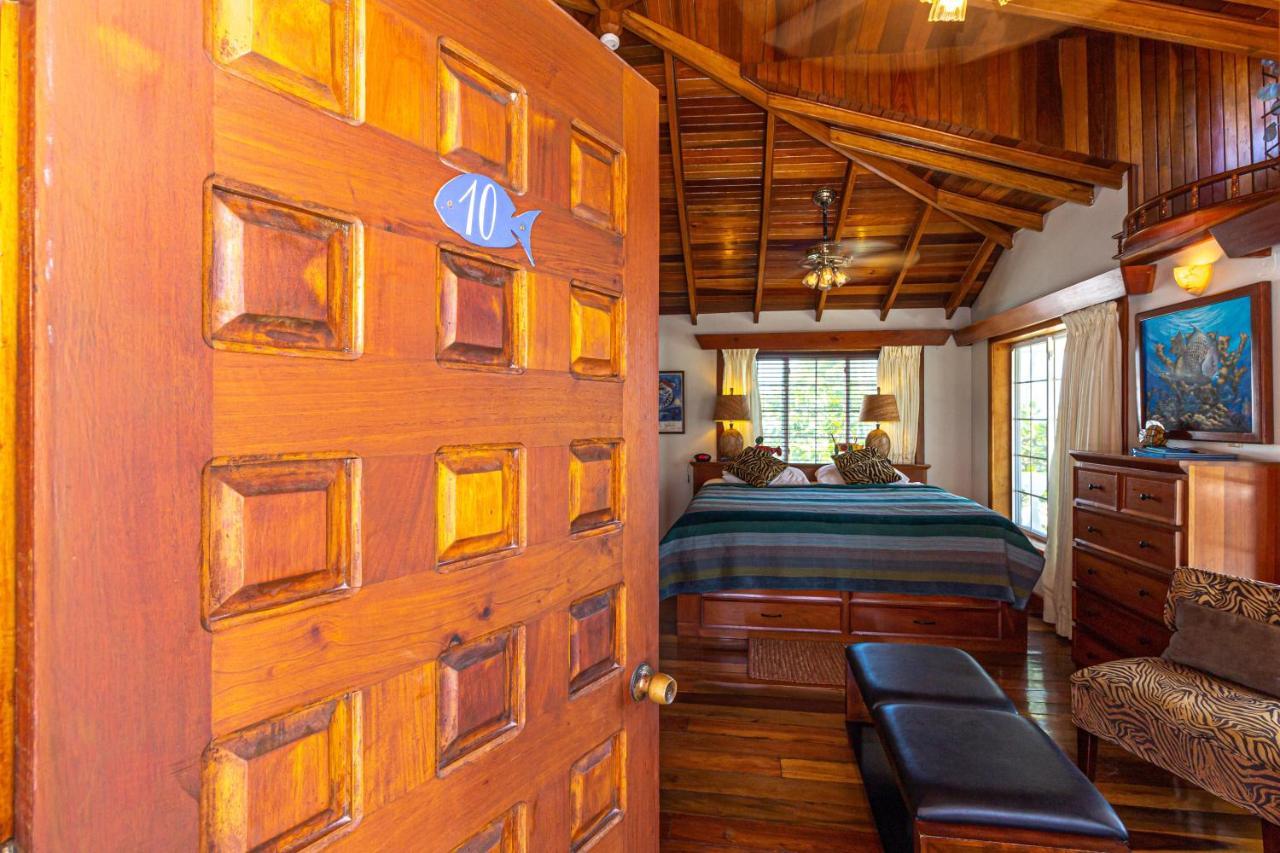 Blue Tang Inn San Pedro  Extérieur photo